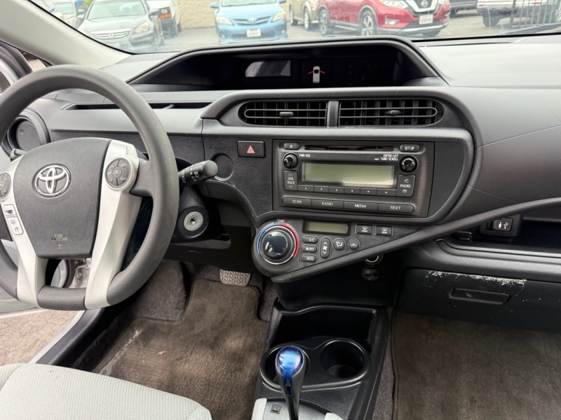 2012 Toyota Prius C One photo 21