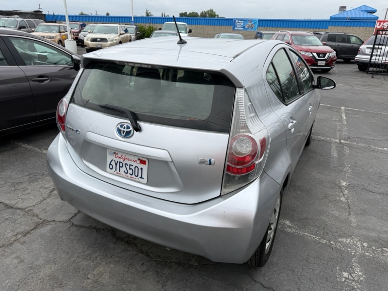 2012 Toyota Prius C One photo 4
