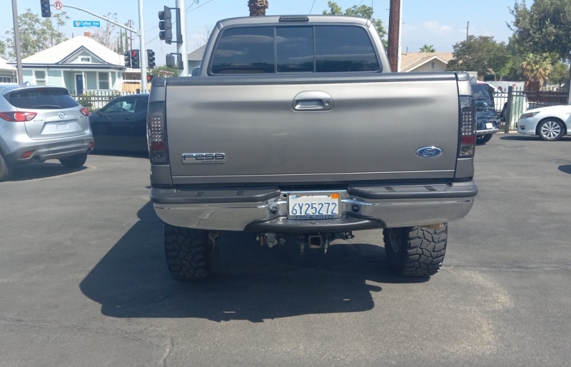 large picture of 2002 Ford F-250 Super Duty