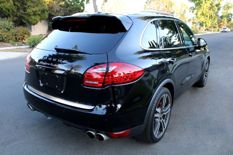 2013 Porsche Cayenne Turbo photo 7