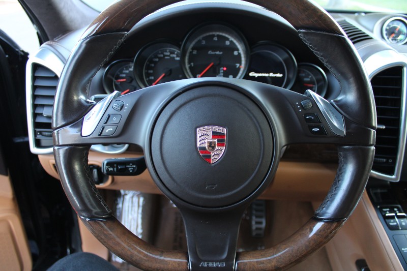 2013 Porsche Cayenne Turbo photo 10
