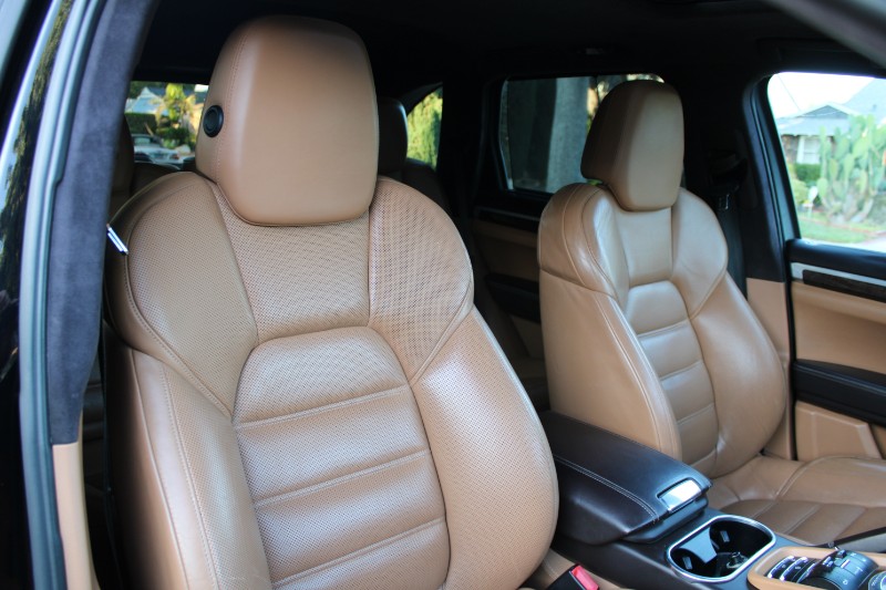 2013 Porsche Cayenne Turbo photo 12