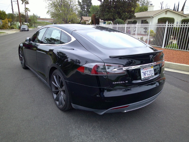 2015 Tesla Model S 70D photo 8
