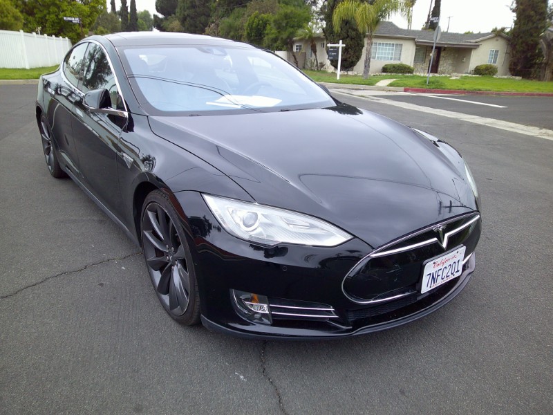 2015 Tesla Model S 70D photo 19