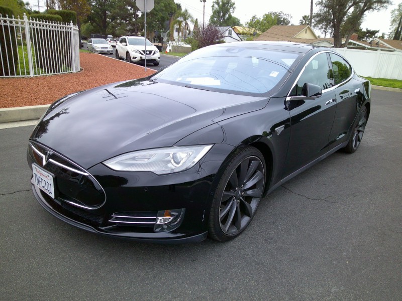2015 Tesla Model S 70D photo 18