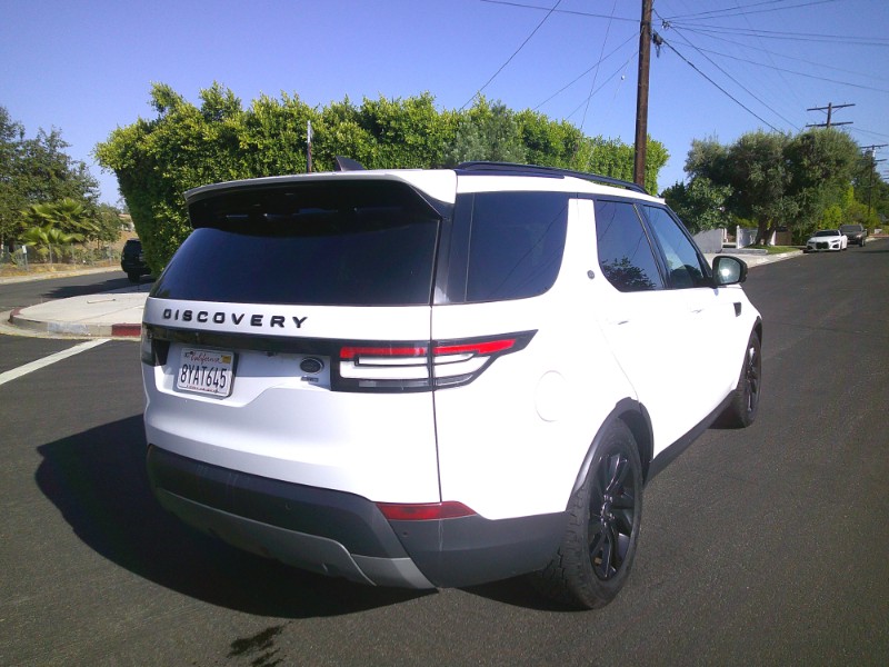 2018 Land Rover Discovery SE photo 6