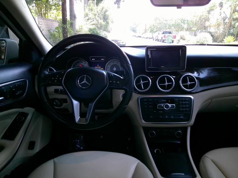 2015 Mercedes Benz GLA 250 4MATIC photo 8