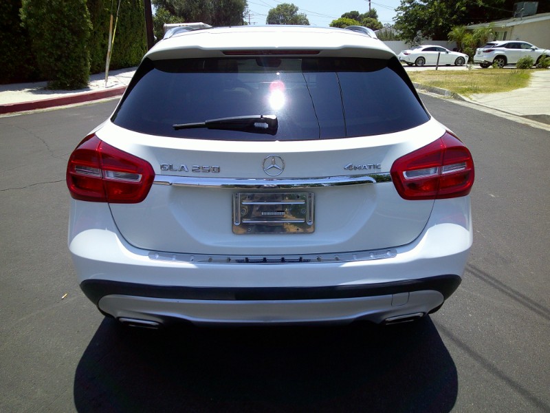2015 Mercedes Benz GLA 250 4MATIC photo 6
