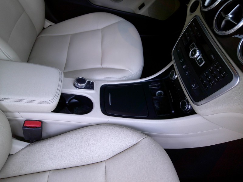2015 Mercedes Benz GLA 250 4MATIC photo 13