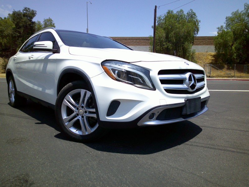 2015 Mercedes Benz GLA 250 4MATIC photo 2
