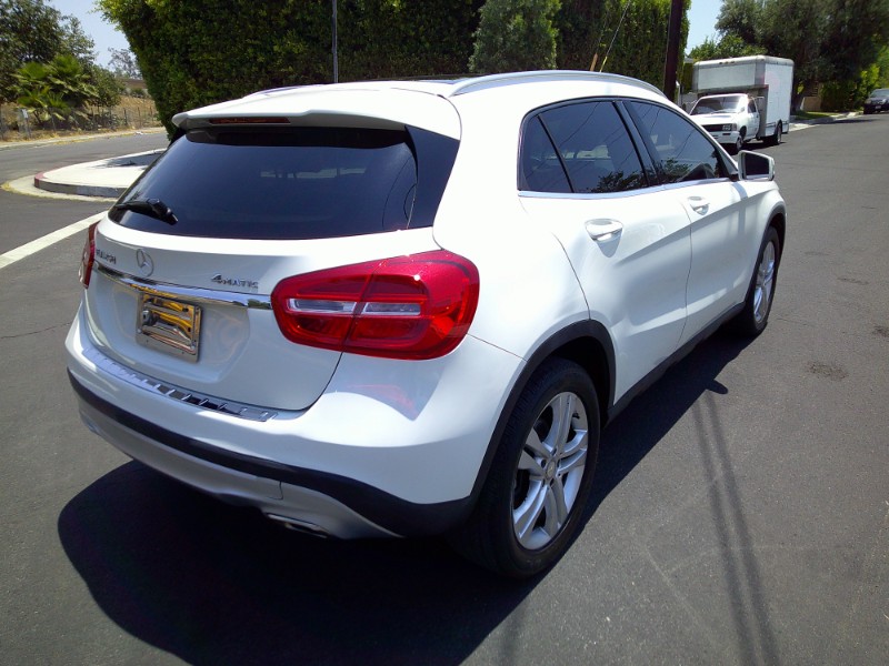 2015 Mercedes Benz GLA 250 4MATIC photo 7