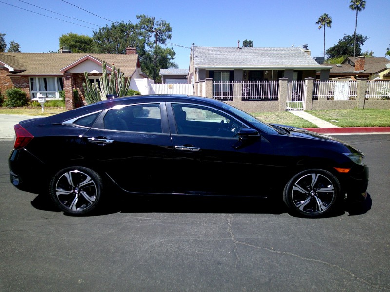 2016 Honda Civic Touring photo 3