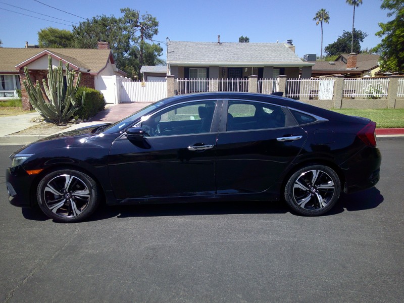 2016 Honda Civic Touring photo 4