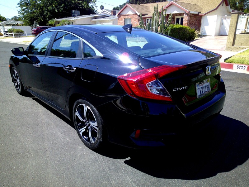2016 Honda Civic Touring photo 5