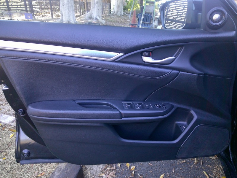 2016 Honda Civic Touring photo 17