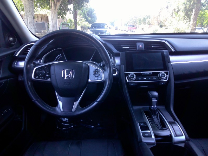 2016 Honda Civic Touring photo 9