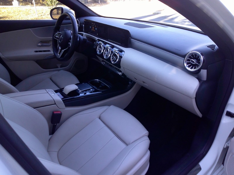 2021 Mercedes Benz A 220 photo 11