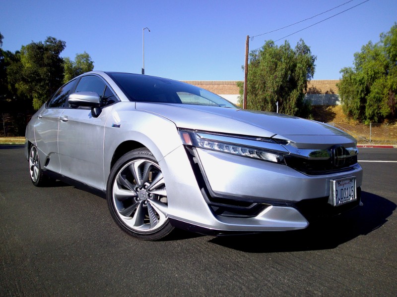 2018 Honda Clarity Plug-In Hybrid Touring photo 2