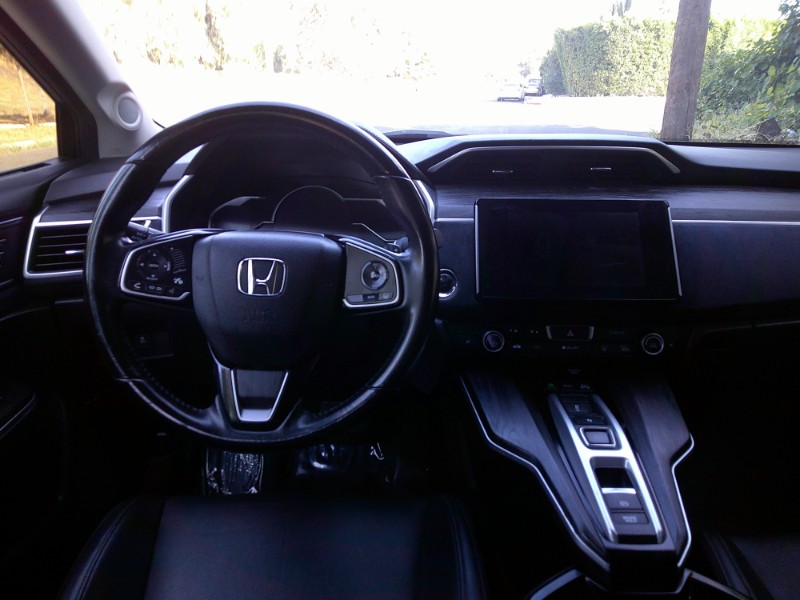 2018 Honda Clarity Plug-In Hybrid Touring photo 8