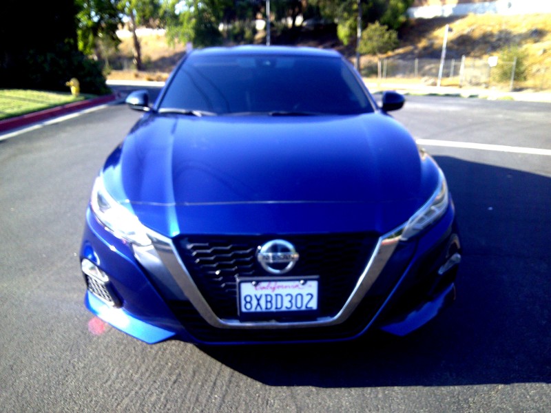 2021 Nissan Altima 2.5 SR photo 2