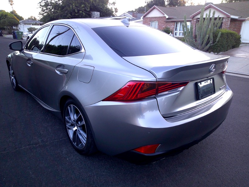 2020 Lexus IS 300 photo 6