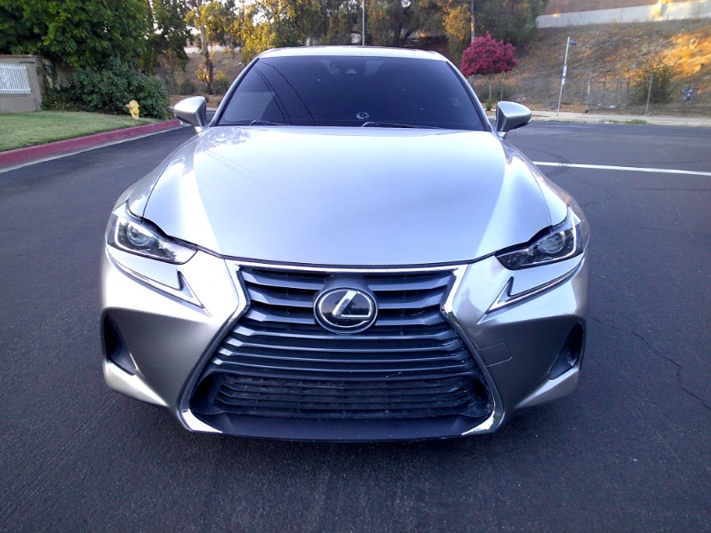 2020 Lexus IS 300 photo 2