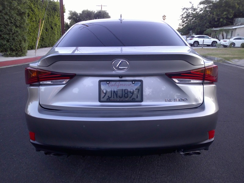 2020 Lexus IS 300 photo 7