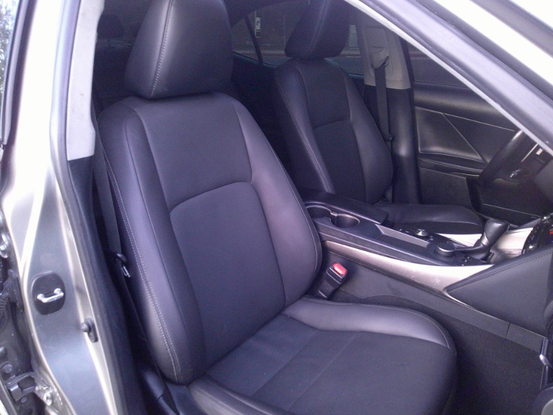2020 Lexus IS 300 photo 12