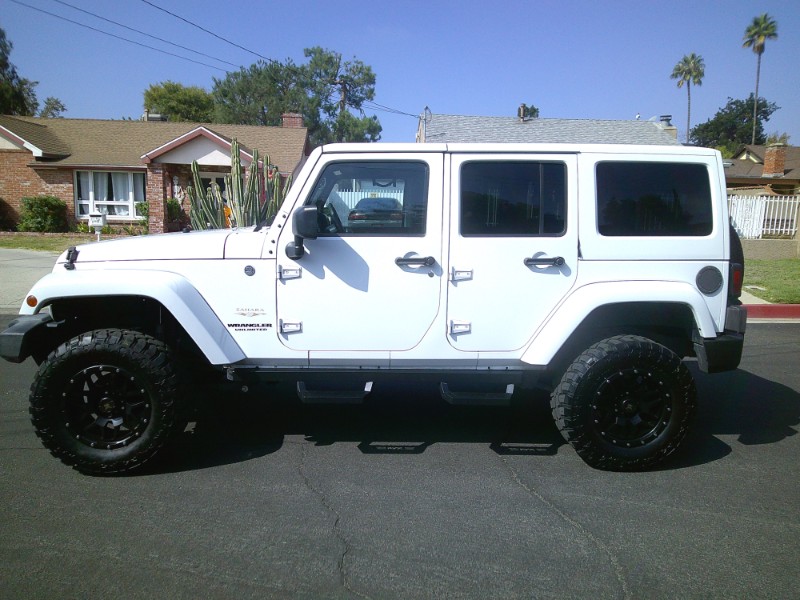 2011 Jeep Wrangler Unlimited Sahara photo 4
