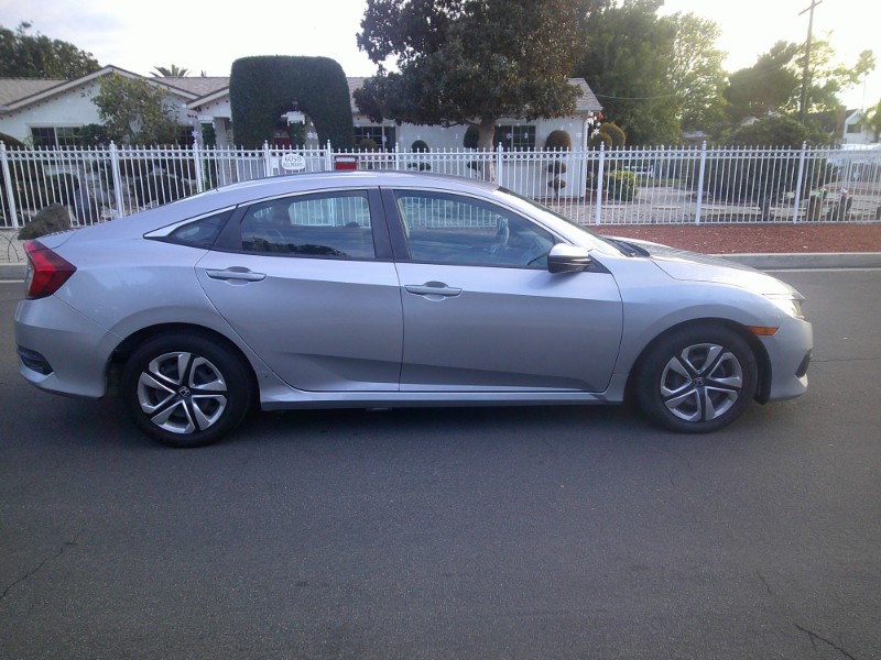 2018 Honda Civic LX photo 4