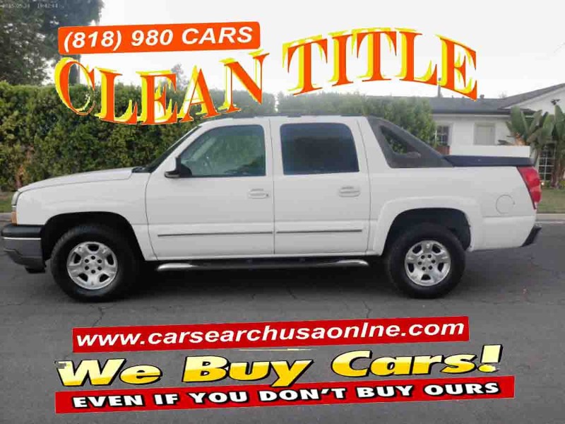 White 2005 Chevrolet Avalanche Pickup Truck Rear-Wheel Drive 4-Speed Automatic