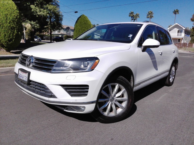 White 2016 Volkswagen Touareg SUV / Crossover All-Wheel Drive 8-Speed Automatic