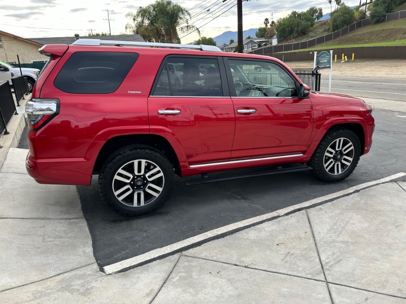 large picture of 2022 Toyota 4Runner