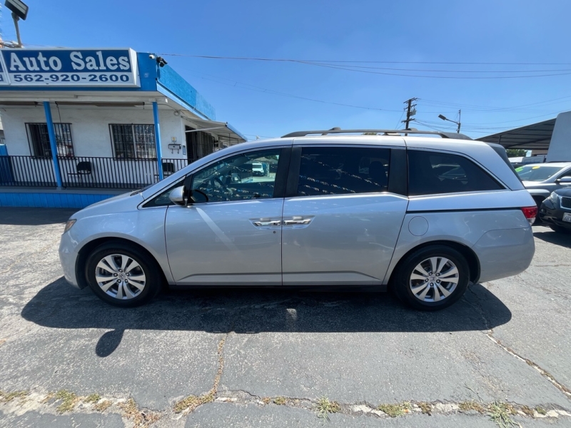 View vehicle photo 2